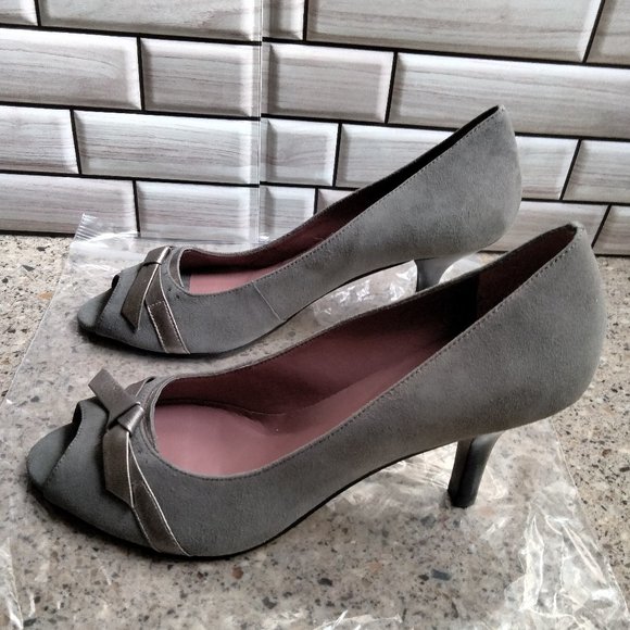 Grey Suede Peep Toe Pump with Low Heel - Picture 3 of 4
